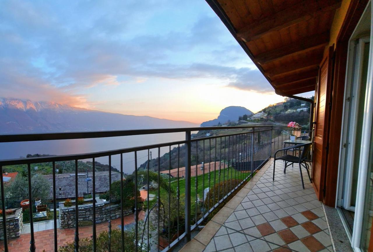 Casa Elka Residence Lake View And Pool By Garda Domus Mea Pieve  Экстерьер фото